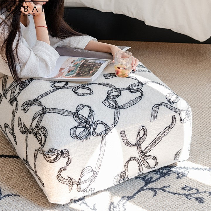 NOVAIS Eclectic Boucle Pouf Traditional Elegant Design - URBANMOOD
