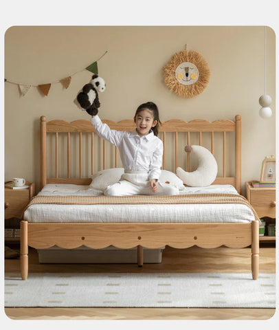 Oak solid wood children's bed<