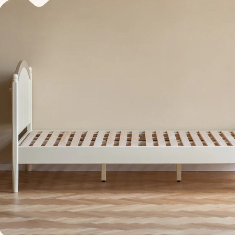 Rubber wood Cream Style Children's Bed White<