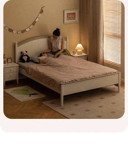 Rubber wood Cream Style Children's Bed White<