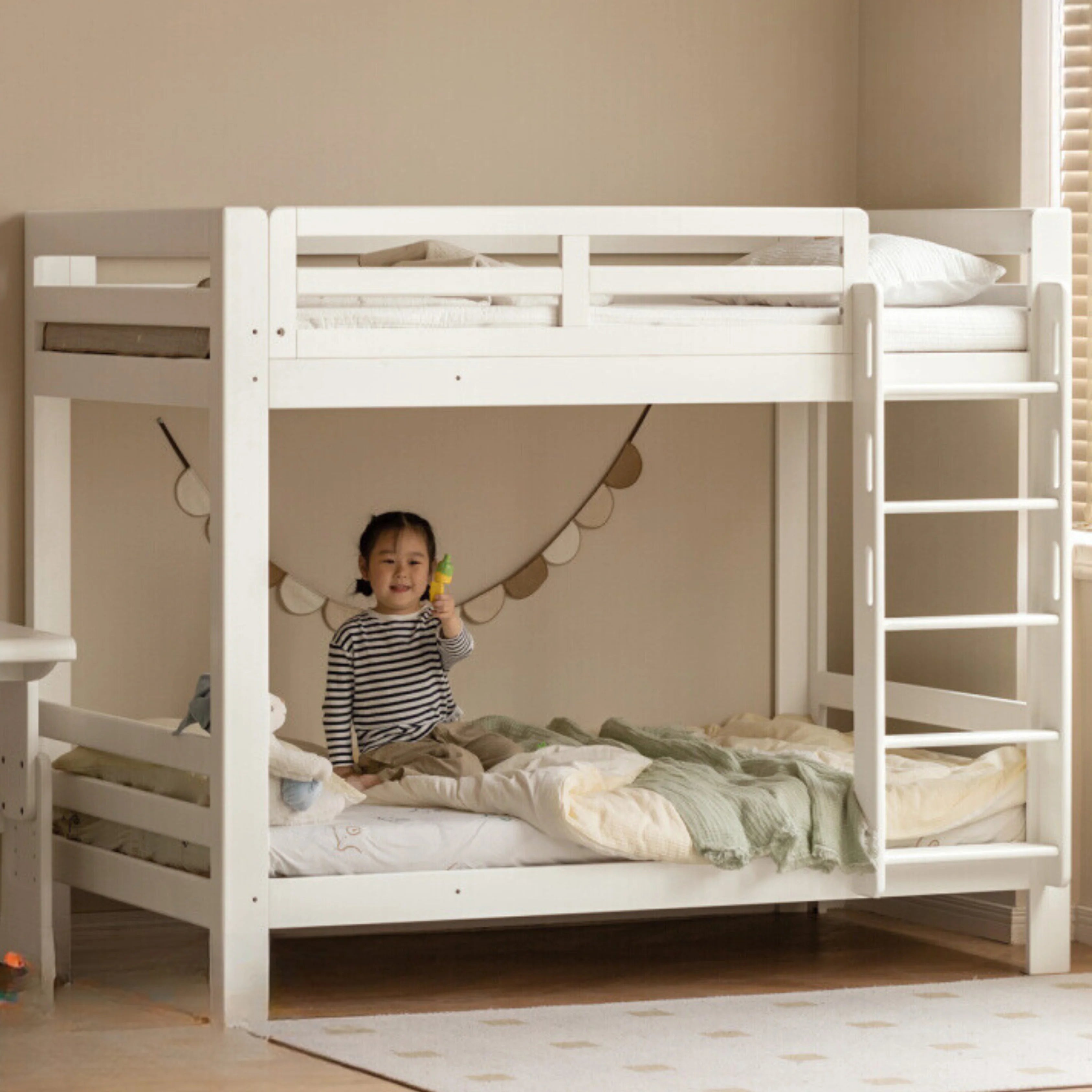 Rubber wood, Beech Solid Wood Children's Bunk Bed Cream Style White.