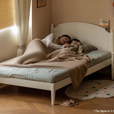 Rubber Wood  Children's Bed American Cream Style.