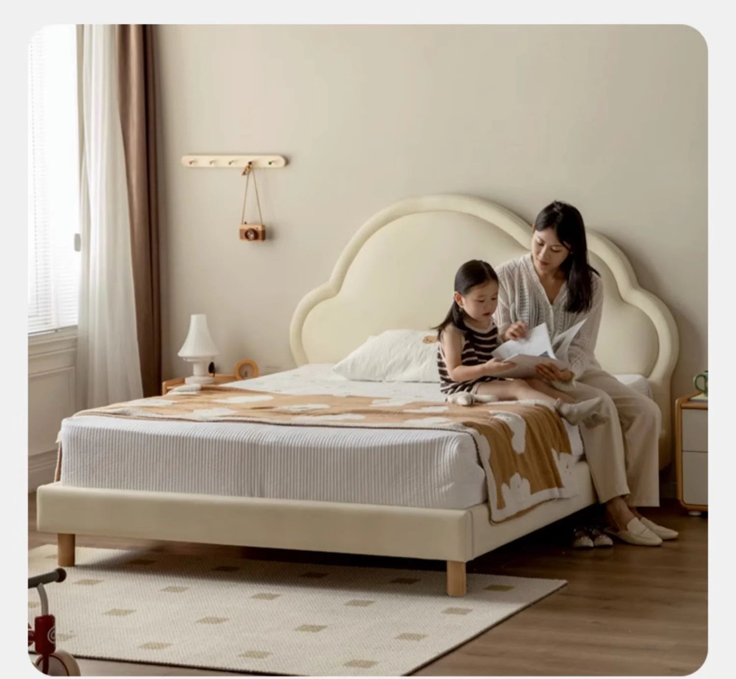 Сream style Organic Leather kid's Cloud Bed<