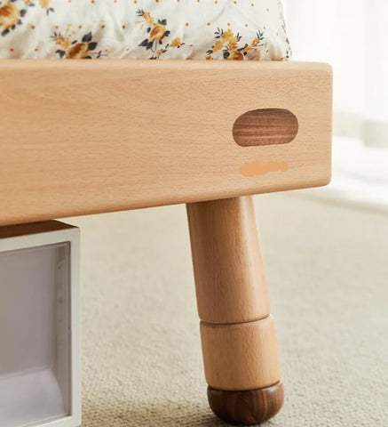 Oak solid wood children's bed with light<