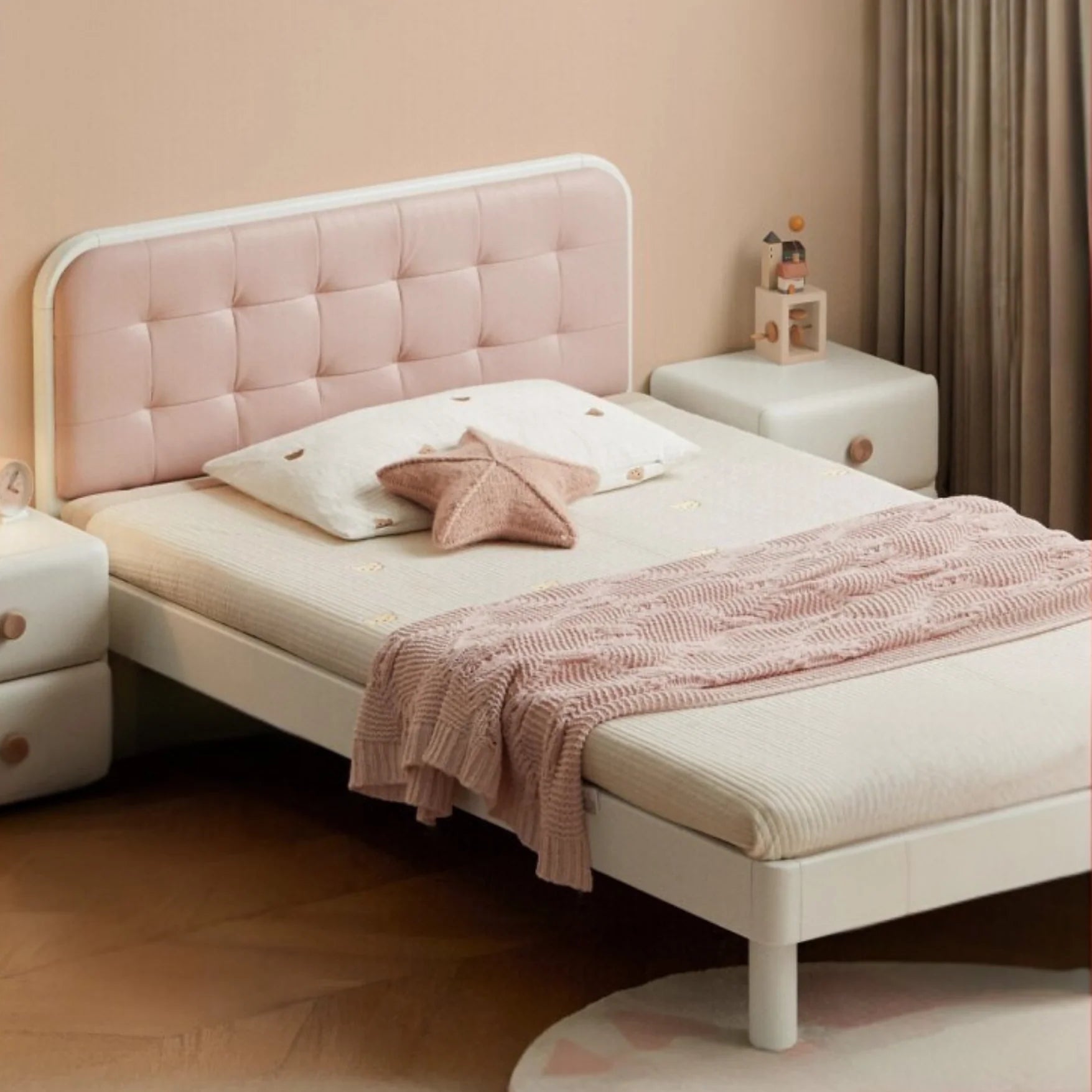 Rubber Solid Wood Children's White Cream Style Montessori Platform Bed.