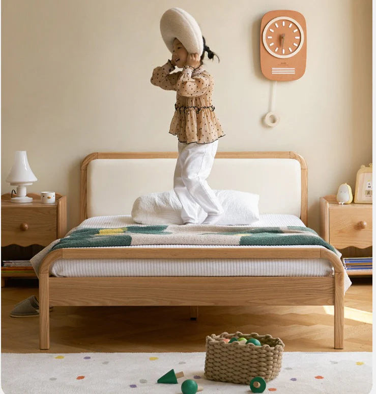 Oak solid wood children's bed with organic leather<