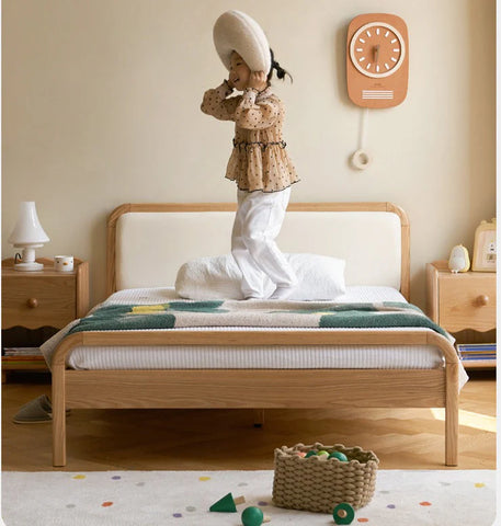 Oak solid wood children's bed with organic leather<