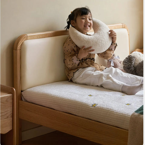 Oak solid wood children's bed with organic leather<
